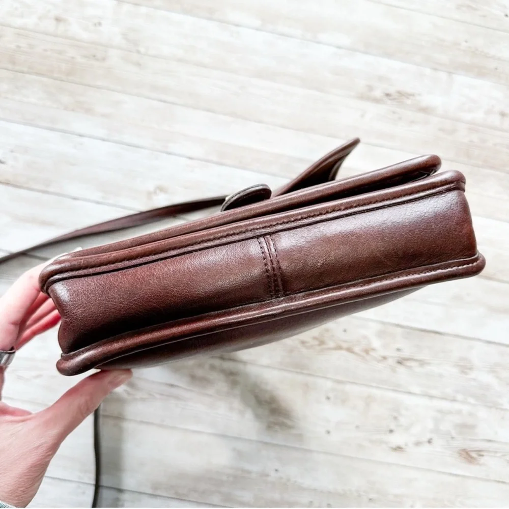 Coach Vintage Station Bag 5130 Mahogany Brown
Crossbody USA 1996 - Picture 5 of 8